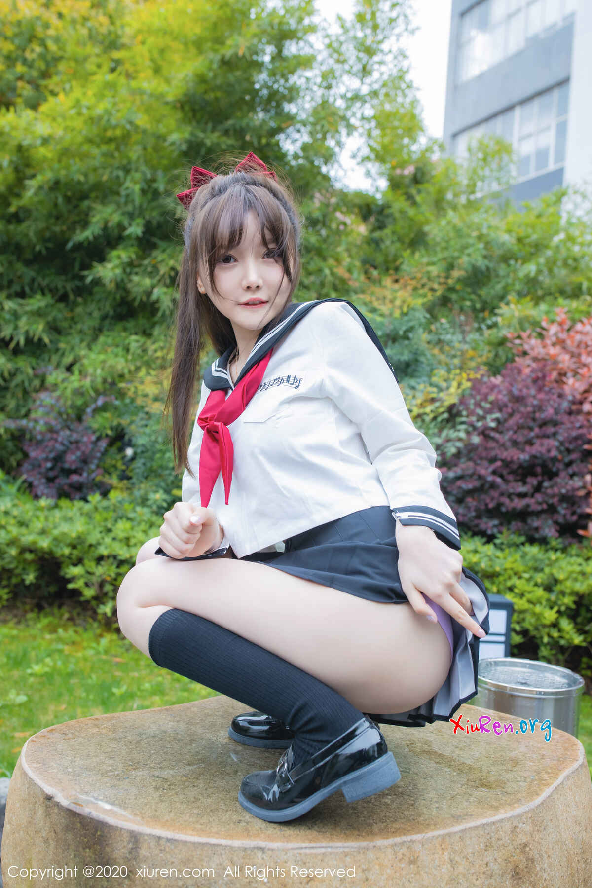 [秀人网XiuRen] N02193 玲珑大眼萌妹糯美子Mini校园风可爱JK制服诱惑美女商务写真 50P