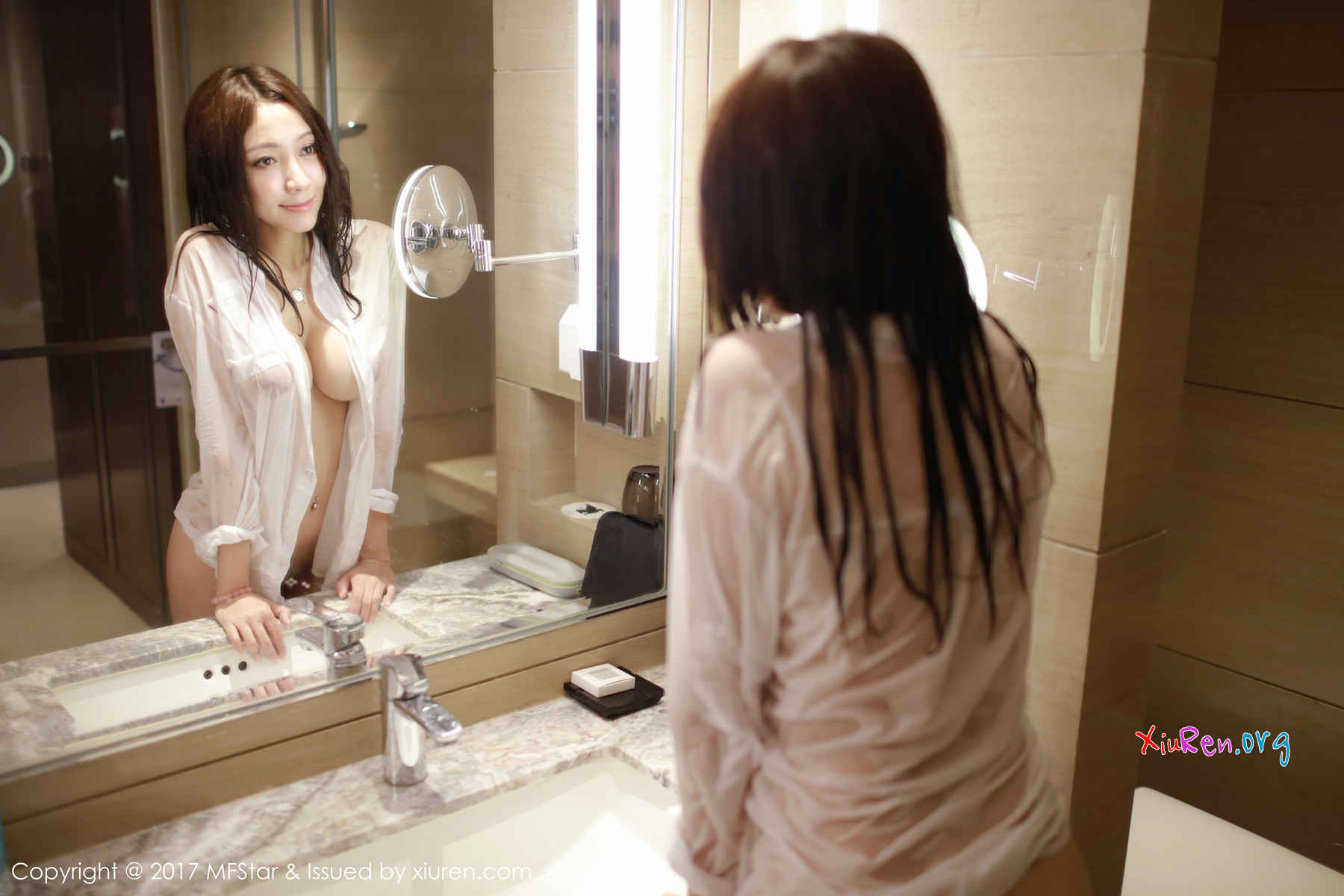 [MFStar] Vol.086 魅力大波写真女郎松果儿浴室放纵湿身真空私房 50P