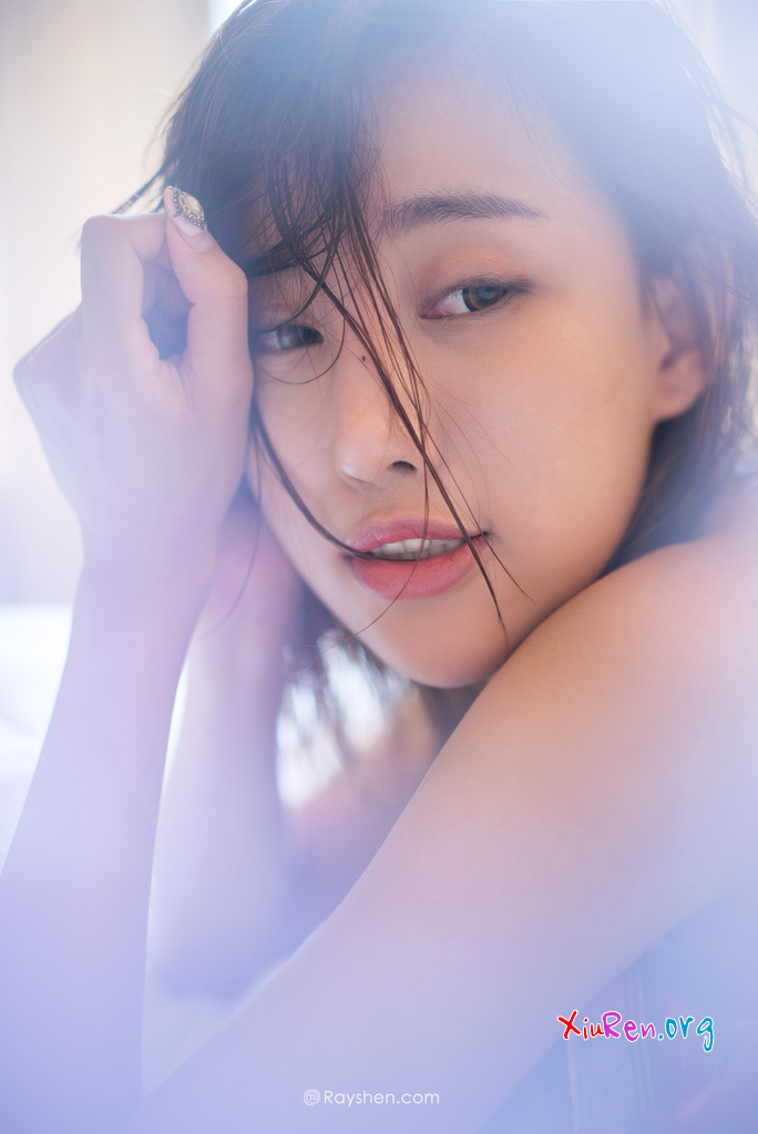 [Rayshen] 短发纯情良家宾馆开房全裸私密人体写真