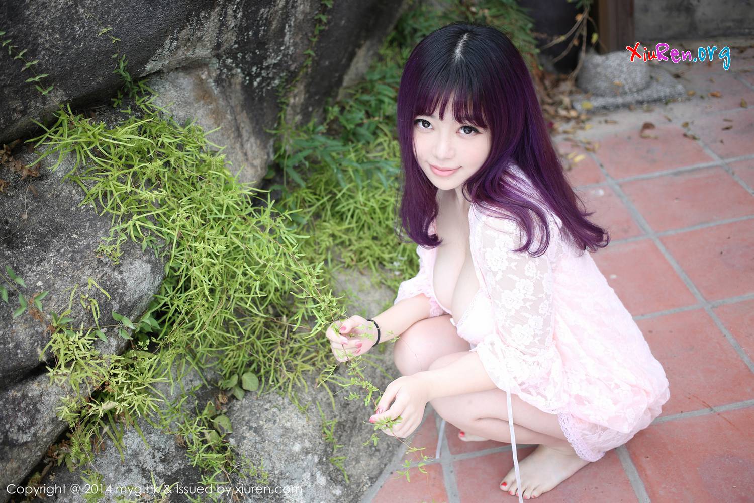 [MyGirl] Vol.078 爆乳美妞刘飞儿Faye肥硕大臀喷血养眼室内私房写真 50P